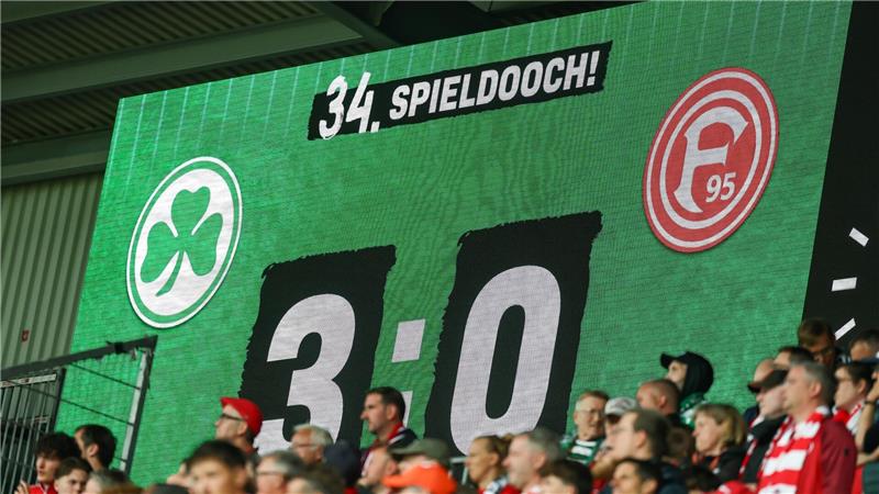 „Fiebertraum“ bei Aufsteiger Elversberg - Fortuna stürzt ab Desaster in Fürth: Fortuna Düsseldorf steigt ab.