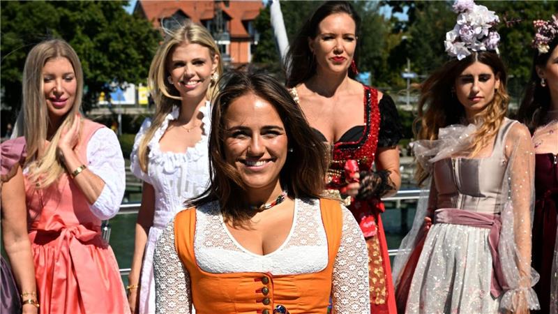 Zwischen Tradition und It-Piece - Die Dirndl-Trends 2025 Design aus Bayern, Stoffe aus Uganda.