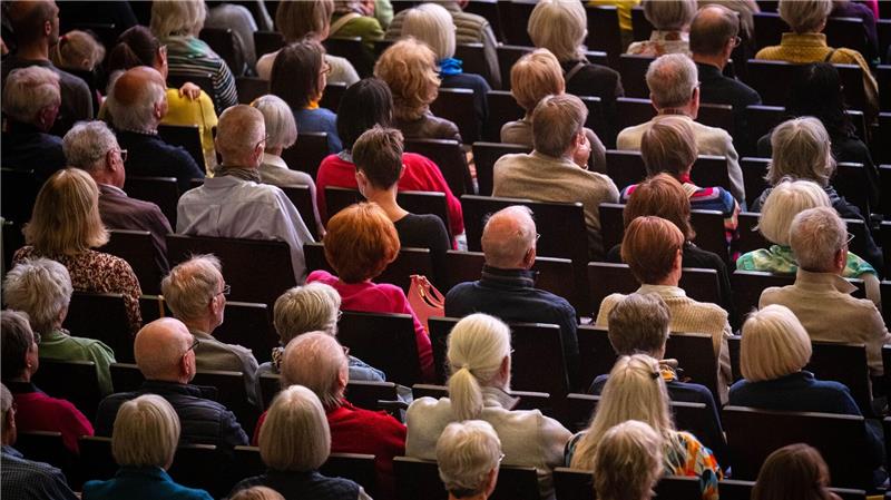 Destatis zufolge wächst die Zahl der 67-Jährigen und Älteren bis 2038 weiter. (Symbolbild)