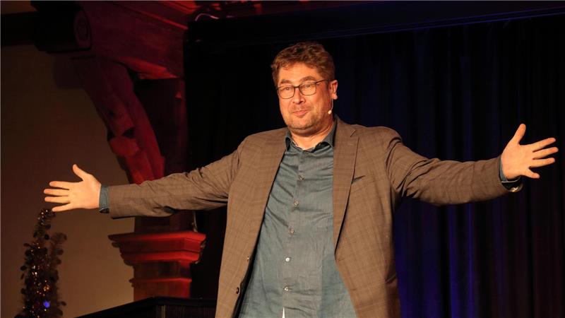 Detlef Simon alias Desimo lädt mehrfach im Jahr zu seinen Spezialclubs ein. Wer darin auftritt, bleibt bis zuletzt ein Geheimnis.