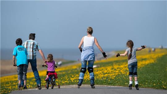 Deutlich zugelegt hat die Nutzung von Elterngeld Plus: 648.000 Beziehende planten 2025, Elterngeld Plus zumindest anteilig zu nutzen. (Symbolbild)