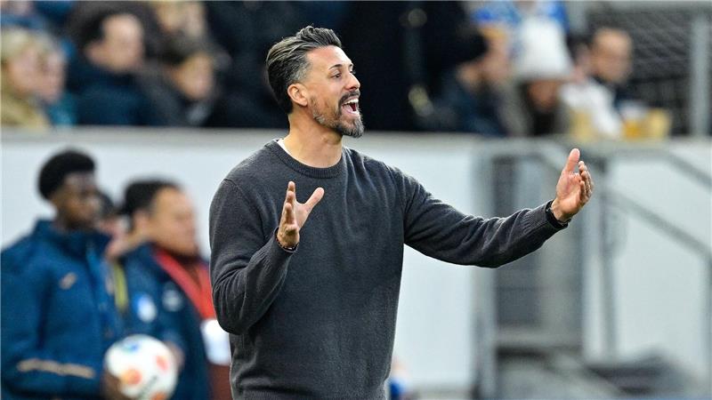 Deutliche Niederlage an alter Wirkungsstätte: FCA-Coach Sandro Wagner