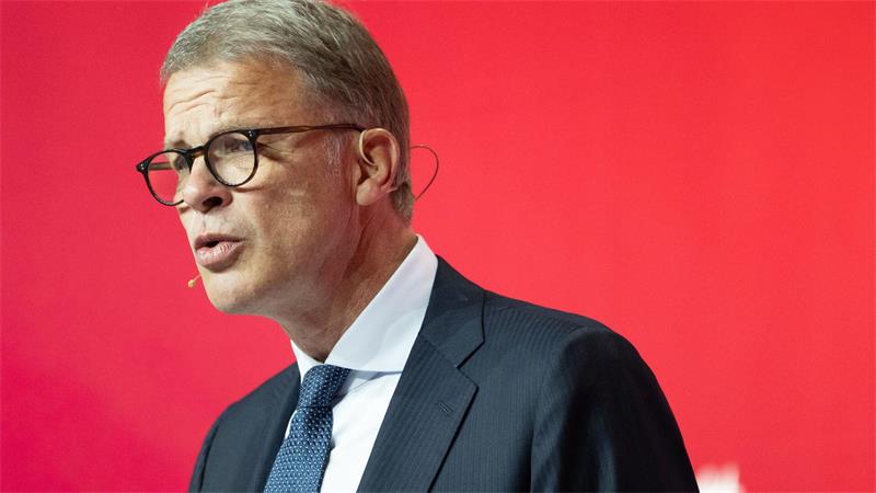 DIW sieht Wirtschaft vor Trendwende - Prognosen erhöht Deutsche-Bank-Chef Christian Sewing: Abschottung und Nationalismus lösen keine Probleme.
