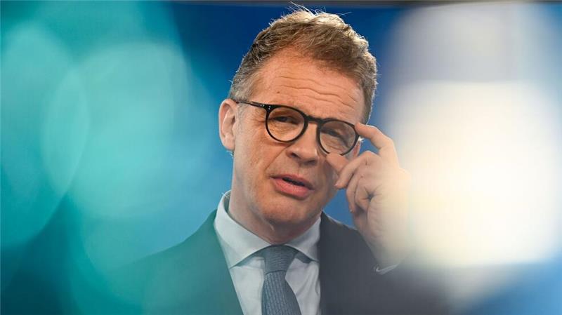 Deutsche-Bank-Management trotz Gewinnrückgangs zufrieden mit „Übergangsjahr 2024“