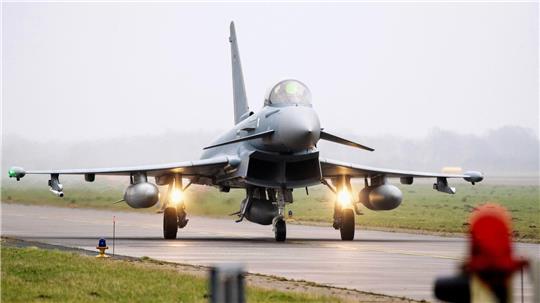 Deutsche Eurofighter sollen von Polen aus zum Schutz der Nato-Ostflanke beitragen. (Archivbild)