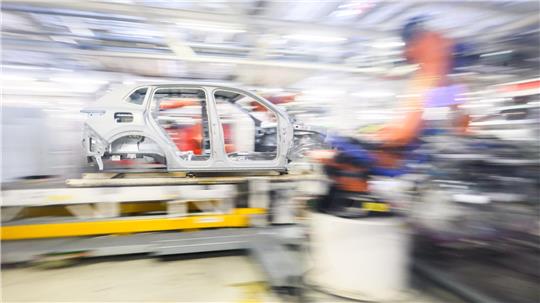 Deutsche Hersteller wie VW leiden unter schwacher Nachfrage und hohen Kosten. (Archivfoto)