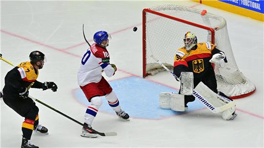 Deutschland benötigt im abschließenden Gruppenspiel gegen Dänemark einen Sieg zum Viertelfinal-Einzug.