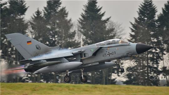 Deutschland hat für die Übung unter anderem drei Tornados angemeldet. (Archivbild)