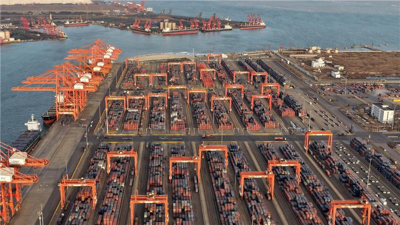 Merz in Peking: Wie abhängig ist Deutschland von China? Deutschland importiert mehr Waren aus China. (Archivbild)