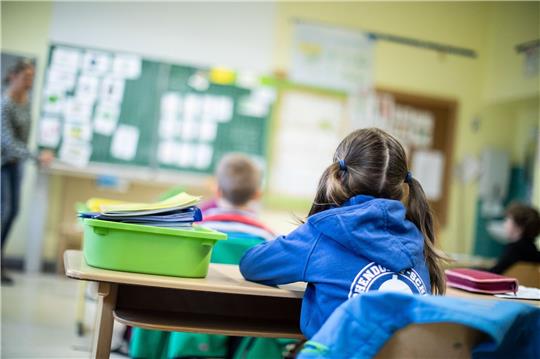 «Deutschland muss in den Bildungsbereich investieren, vor allem in die unterfinanzierten Grundschulen», fordert Georg Graf Waldersee, Vorsitzender von Unicef Deutschland.