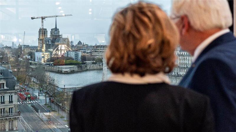 Notre-Dame wiedereröffnet - mit Glanz und viel Emotionen Deutschland war mit Bundespräsident Frank-Walter Steinmeier bei der Eröffnungszeremonie vertreten.