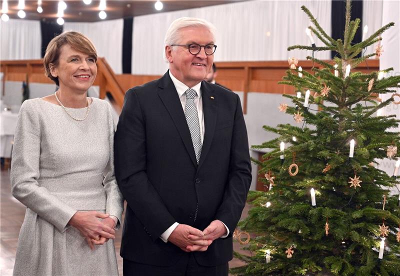 Deutschlands First Lady Elke Büdenbender (60) legt seit vielen Jahren Wert auf Weihnachten im großen Familienkreis.