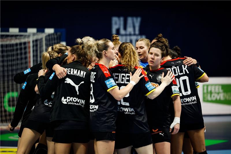 Trotz statt EM-Frust: Handball-Frauen wollen angreifen Deutschlands Handball-Frauen geben sich trotz einer schlechten Ausgangslage kämpferisch.