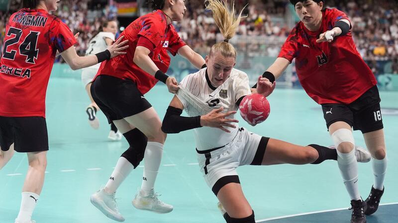 Tränen und Zweifel: Handballerinnen verlieren Olympia-Start Deutschlands Handballerinnen taten sich gegen Südkorea extrem schwer.
