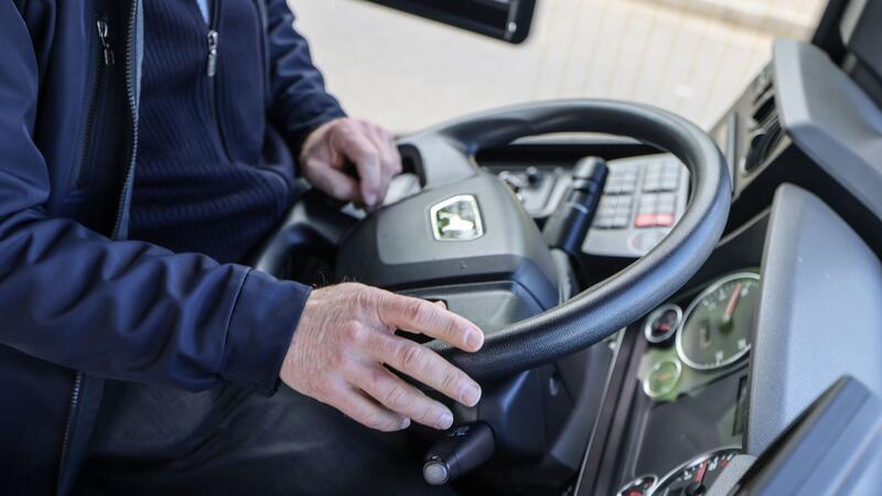 Verkehrsunternehmen müssen Betrieb zeitweilig einschränken Deutschlandweit fehlen Bus-, Straßenbahn- und U-Bahn-Fahrer.