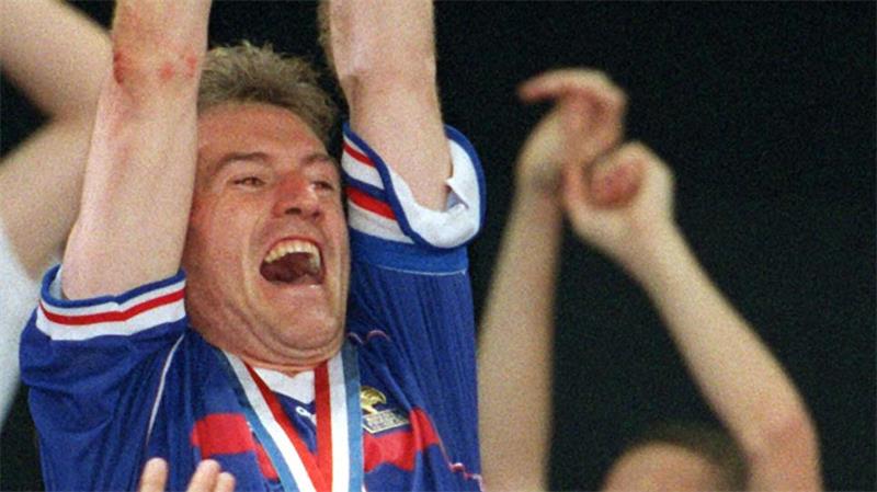 Didier Deschamps krönte sich mit Frankreich 1998 durch ein 3:0 gegen Brasilien zum Weltmeister (Archivbild)