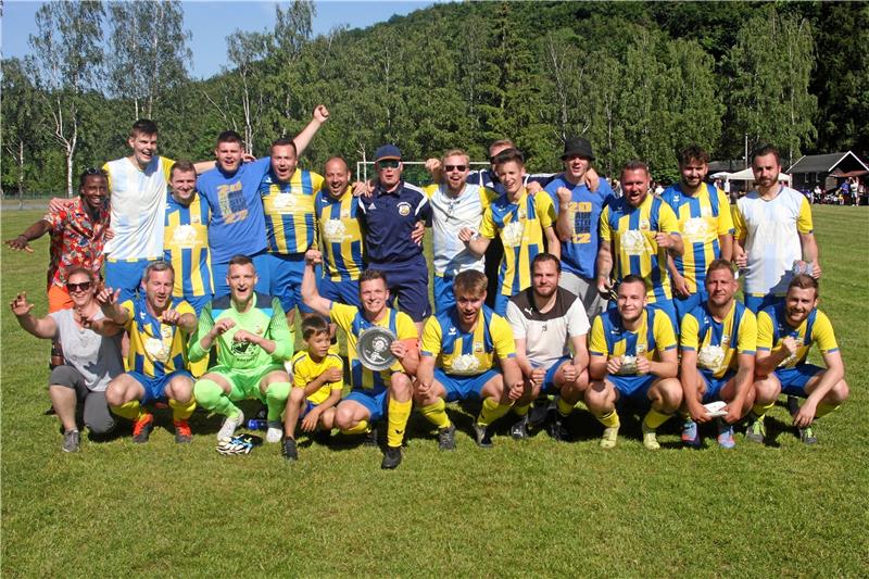 SG Wolfshagen/Lautenthal: Fußballer landen dreifachen Coups Die 1. Mannschaft der SG Wolfshagen/Lautenthal holt sich die Meisterschaft in der 2. Nordharzklasse und will sich mit dem neuen Trainer Andreas Voigt nun in der 1. Nordharzklasse etablieren. Foto: GZ-Archiv