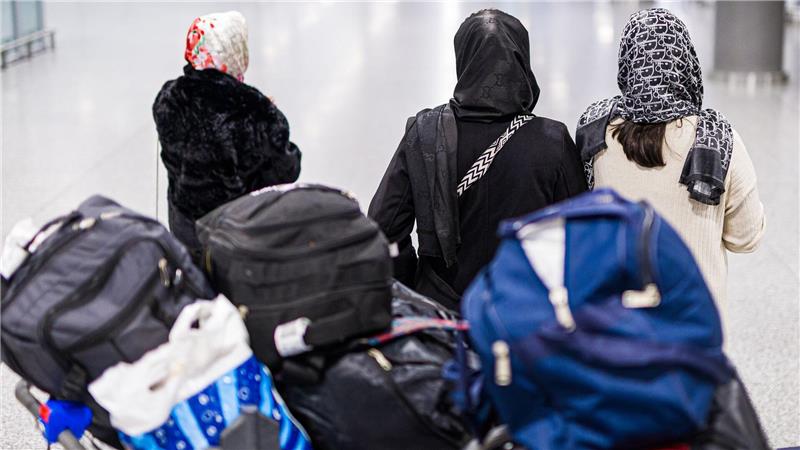 Flug mit Afghanen in Deutschland gelandet Die 14 Personen haben eine Aufnahmezusage.