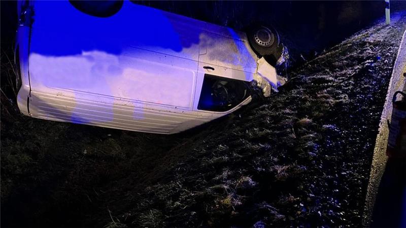 Die 51-jährige Fahrerin wurde leicht verletzt.
