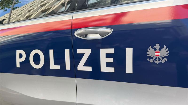 Die 64-Jährige starb noch am Tatort. (Symbolbild)