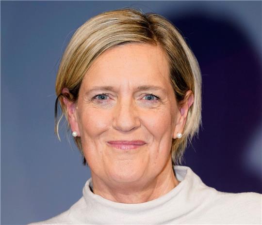 Die ARD-Moskau-Korrespondentin Ina  wird vom «Medium Magazin» als «Journalistin des Jahres» ausgezeichnet.