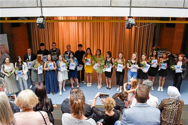 Die Absolventinnen und Absolventen der Fachoberschule Sozialpädagogik (FOS212). Foto: Privat