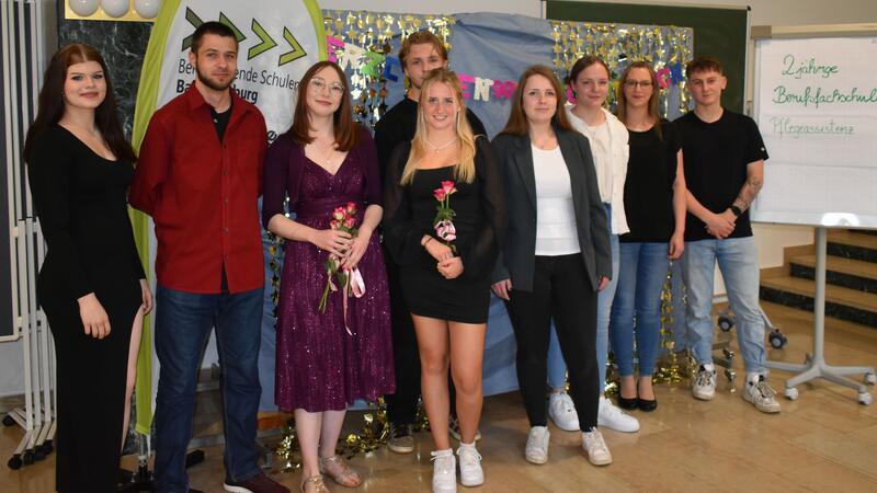 BBS Bad Harzburg: Absolventen feierlich verabschiedet Die Absolventinnen und Absolventen der zweijährigen Berufsfachschule Pflegeassistenz.