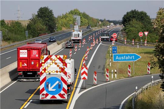 Die Absperrungen an der Anschlussstelle Schladen-Nord deuten schon auf die bevorstehenden Bauarbeiten hin. Foto: Gereke