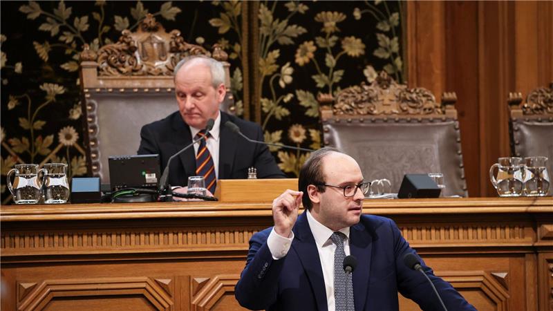 Neue Bürgerschaft konstituiert - mit neuer alter Präsidentin Die AfD will den dienstältesten Abgeordneten zunächst nicht als Alterspräsident der Bürgerschaft anerkennen.