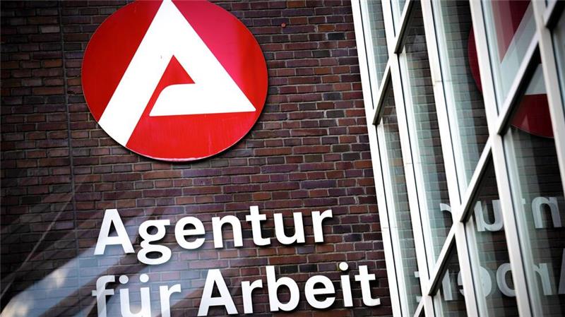 Zahl der Arbeitslosen in Niedersachsen geht leicht zurück Die Agenturen für Arbeiten zählten im November etwas weniger Arbeitslose. (Archivbild)