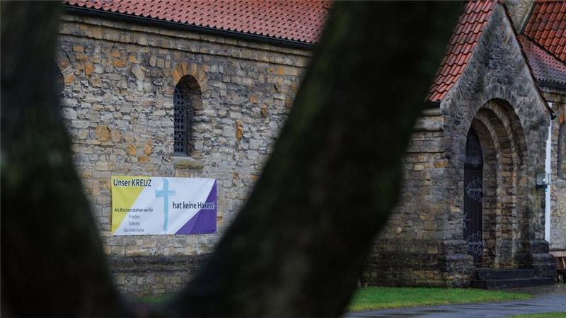Niedersachsen erinnert an Opfer des Nationalsozialismus Die Aktion von gegen Rechtsextremismus wurde von Kirchen in Osnabrück initiiert und startete am Holocaust-Gedenktag.