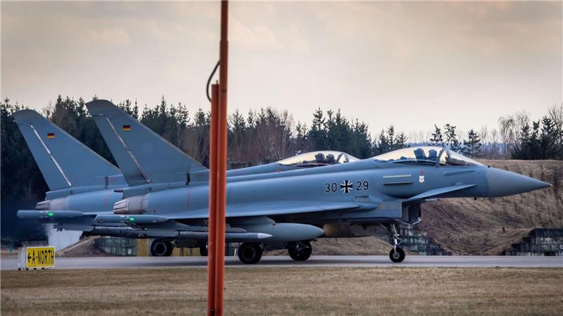 Die Alarmrotte steigt immer mit zwei Eurofightern auf.