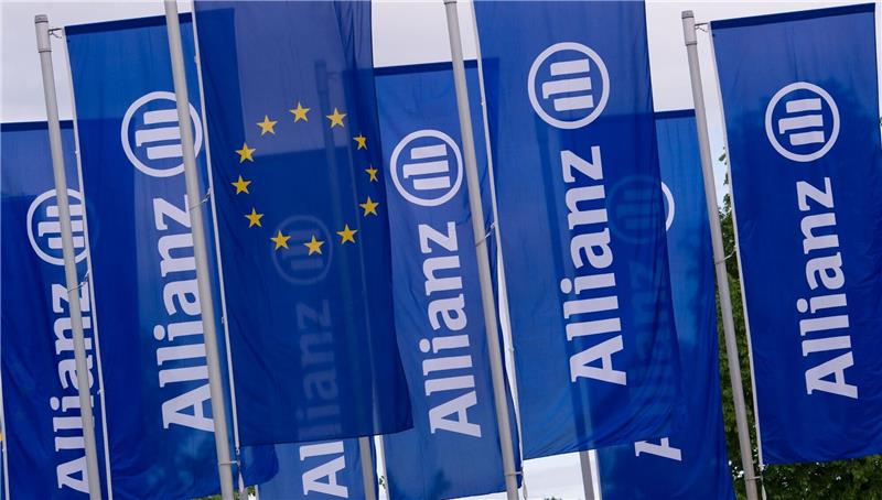 Unwetter in Europa zehren an Allianz-Gewinn Die Allianz plante für dieses Jahr einen operativen Gewinn zwischen 13,2 und 15,2 Milliarden Euro.