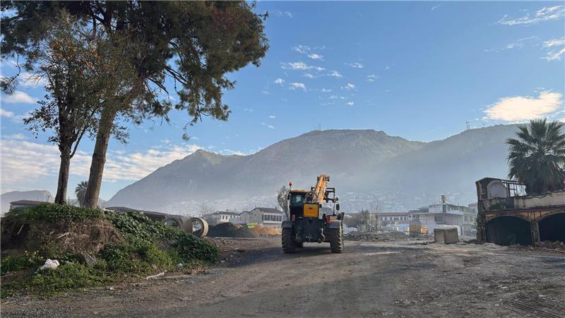 Nach Beben in der Türkei: Gemeinde baut Kirche wieder auf Die Altstadt Antakyas, einst mit ihren engen Gassen beliebt bei Touristen, ist vollständig zerstört.