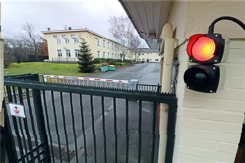 Die Ampel steht auf Rot in Langelsheim.