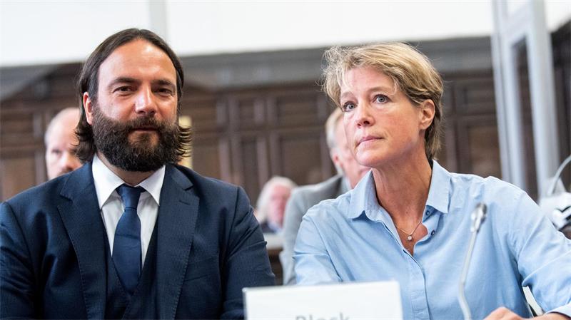 Ex-Verteidiger als Zeuge: Christina Block ist nicht schuldig Die Angeklagte Christina Block und ihr aktueller Anwalt Ingo Bott.