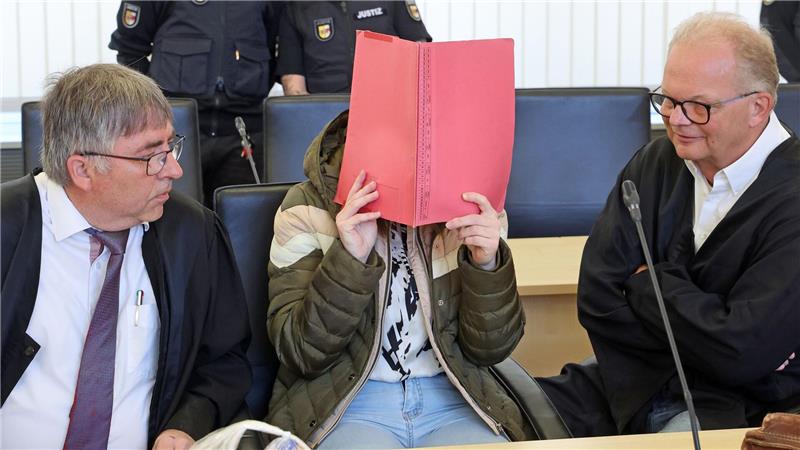 Die Angeklagte äußerte sich bisher nicht zu den Vorwürfen.