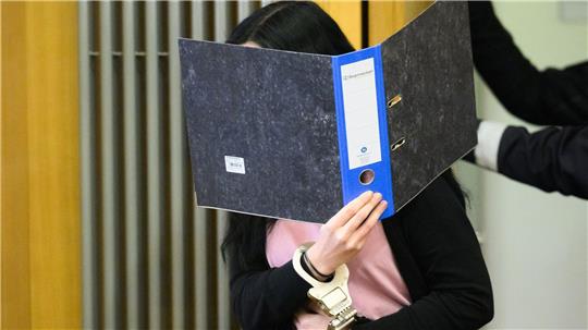 Die Angeklagte wies vor Gericht einen Tötungsplan zurück. (Archivbild)  
