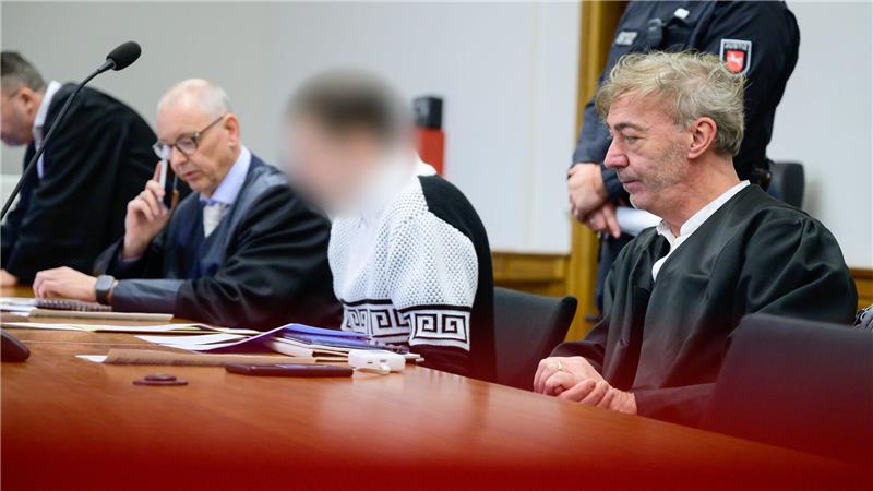 „Wertvoll gefühlt“: Geständnisse im Betonplatten-Prozess Die Angeklagten sollen die Gegenstände auf die Autobahn geworfen haben, um sich danach als Helfer zu profilieren.