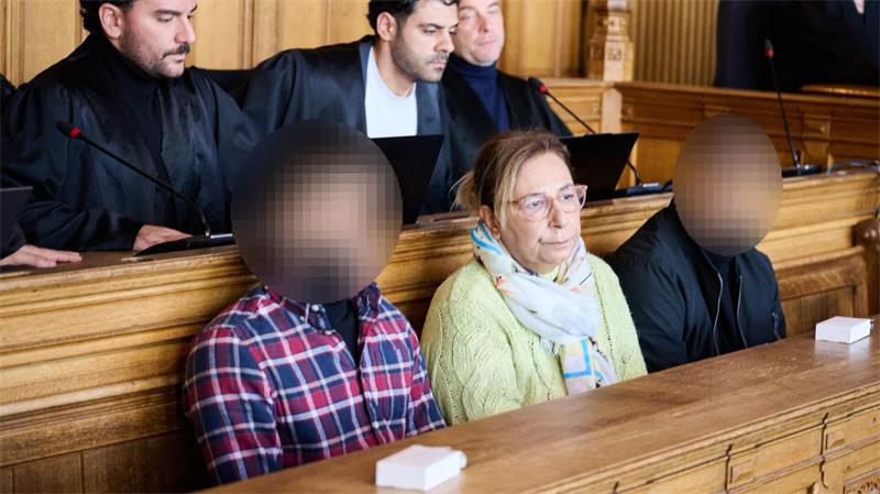 „Blutbad im Schlafzimmer“: Versuchter Mord im Rotlichtmilieu Die Angeklagten sollen für einen blutigen Messerangriff verantwortlich sein.
