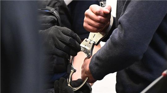 Die Angeklagten wollen sich erst später zu den Vorwürfen äußern.