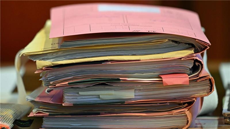 „Massives Lügengeflecht“ – Mann soll Familie gequält haben Die Anklage wiegt schwer.