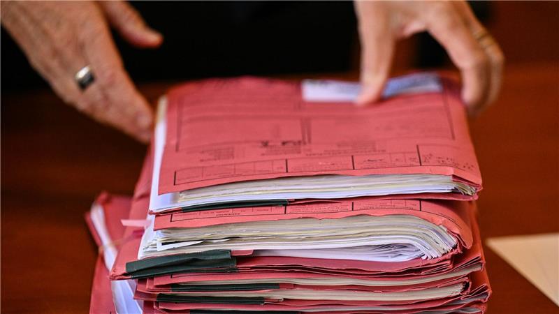 Junger Mann wegen Zwangsprostitution vor Gericht Die Anklage wurde unter Ausschluss der Öffentlichkeit verlesen.