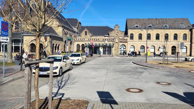 Pläne für Waffenverbotszone in Goslar werden konkret Die Anzahl an Straftaten im Umfeld des Goslarer Bahnhofs haben zugenommen. Um dieser Entwicklung entgegenzuwirken, soll eine Waffenverbotszone eingerichtet werden.