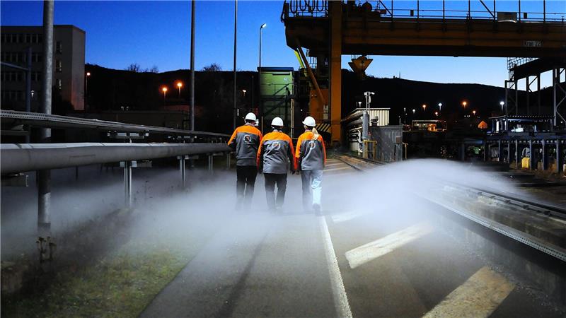 Die Arbeit im Werk im Harz wird von der Weltpolitik und Entscheidungen in Brüssel und Berlin stark beeinflusst. 