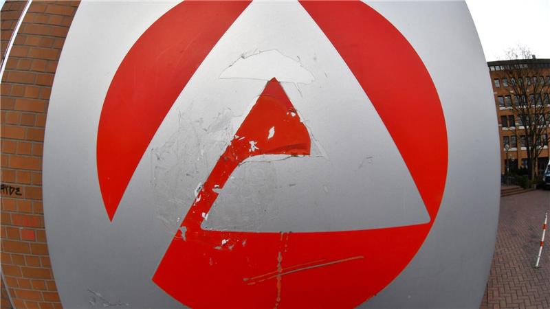 Die Arbeitsagenturen in Niedersachsen zählen etwas weniger Arbeitslose als vor einem Monat. (Archivfoto)