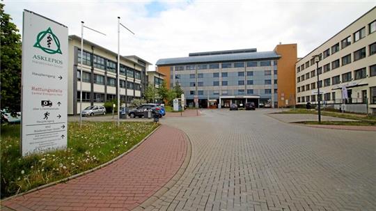 Die Asklepios-Harzklinik in Goslar. Der Klinikbetreiber denkt derzeit darüber nach, im Landkreis einen zentralen Klinikbau zu etablieren. Was dann aus den Asklepios-Krankenhäusern in Seesen und Bad Harzburg würde, ist unklar.