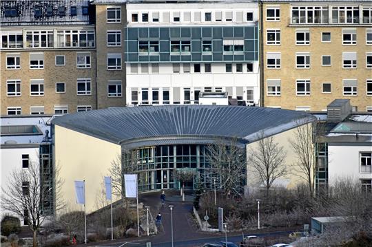 Die Asklepios-Klinik in Seesen. Laut der SPD-Bundestagsabgeordneten Dunja Kreiser sind Pflegemitarbeiter „durch den Gewinndruck privater Klinikbetreiber“ zunehmend belastet.  Foto: Archiv