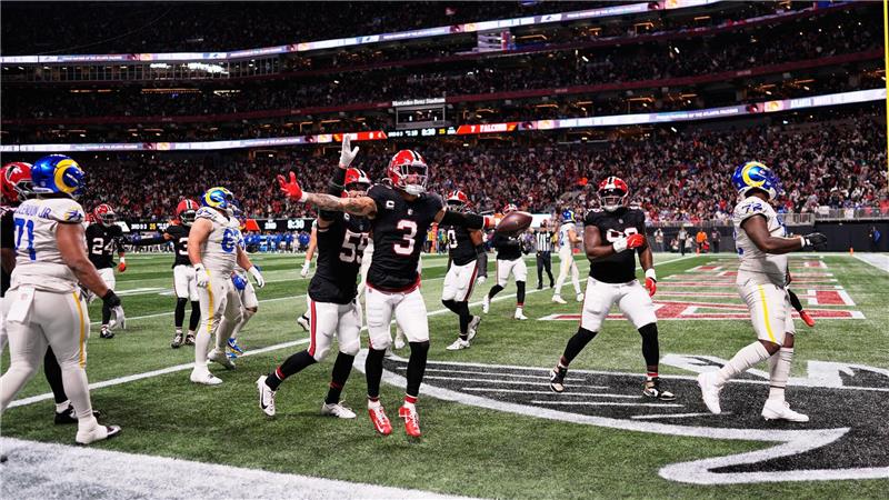 Die Atlanta Falcons schlagen die Los Angeles Rams dank einer starken ersten Hälfte.