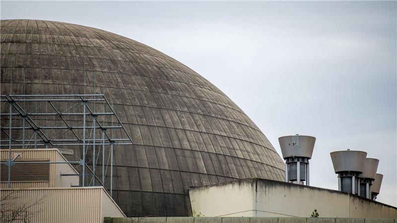 Genehmigung für Atommüll-Zwischenlagerung in Lingen Die Atomkraftwerke in Lingen sollen zurückgebaut werden - für die Zwischenlagerung einiger der dabei anfallenden radioaktiven Abfälle gibt es nun eine Genehmigung. (Archivfoto)